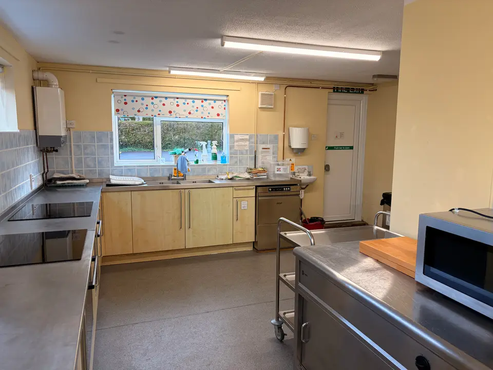 Kitchen sink, worktops and microwave